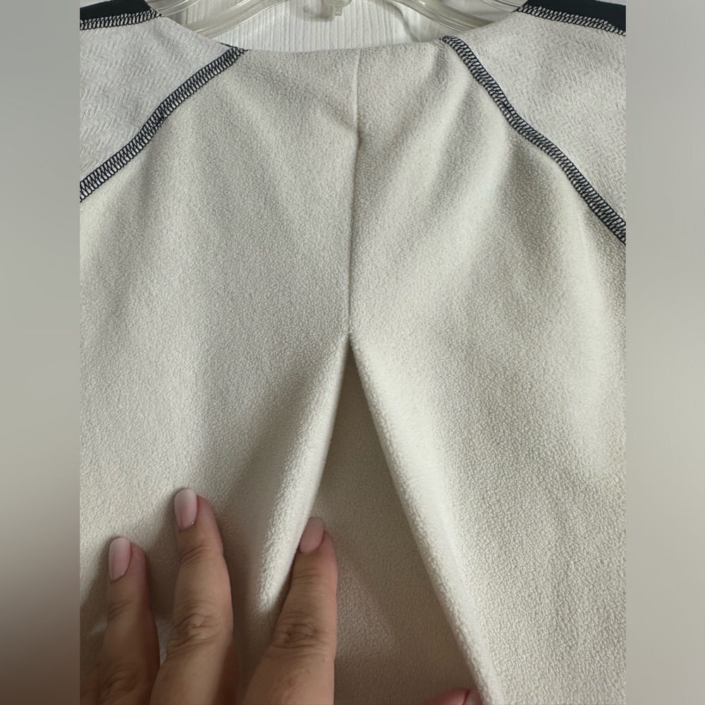 Lululemon Run: Bold In The Cold Long Sleeve Polar Cream / Black - Rare! - Picture 13 of 16